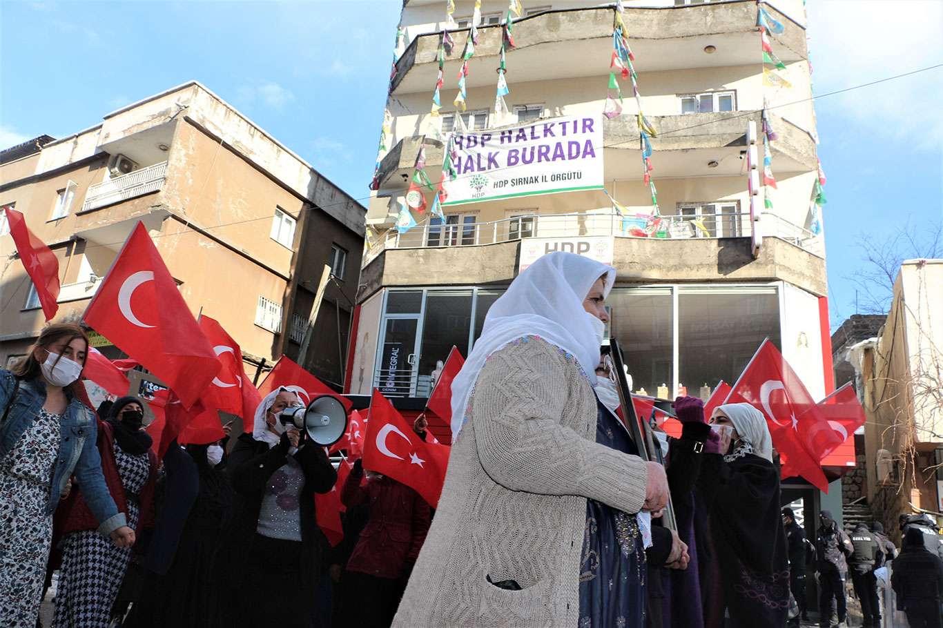 Çocukları kandırılarak dağa götürülen Şırnaklı annelerden HDP'ye tepki